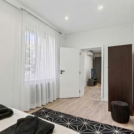 Apartment D18