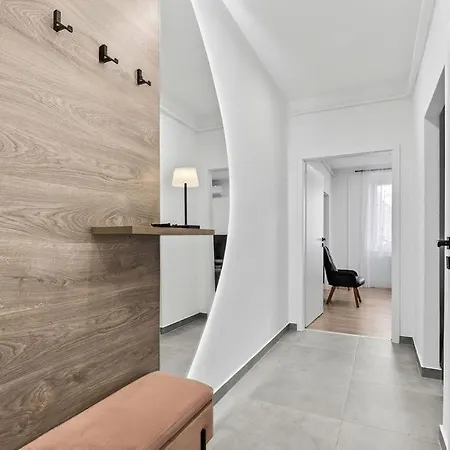 D18 Apartment