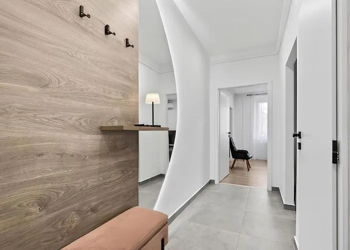 D18 Apartment